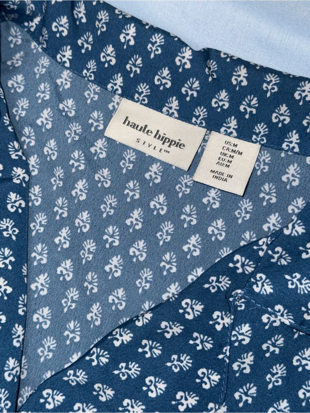Haute Hippie Silk Blue Floral Button Front Blouse Size Medium Boho - Picture 3 of 6